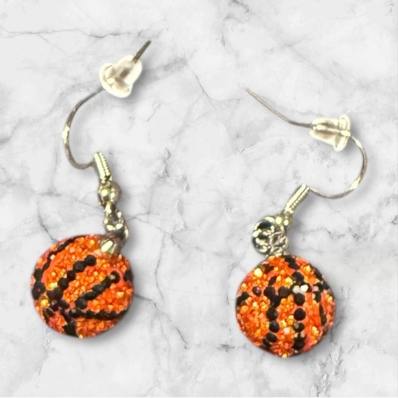 NWOT Orange Basketball Earrings Ellie’s Boutique - Picture 2 of 2